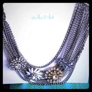 Stella and Dot Metropolitan necklace